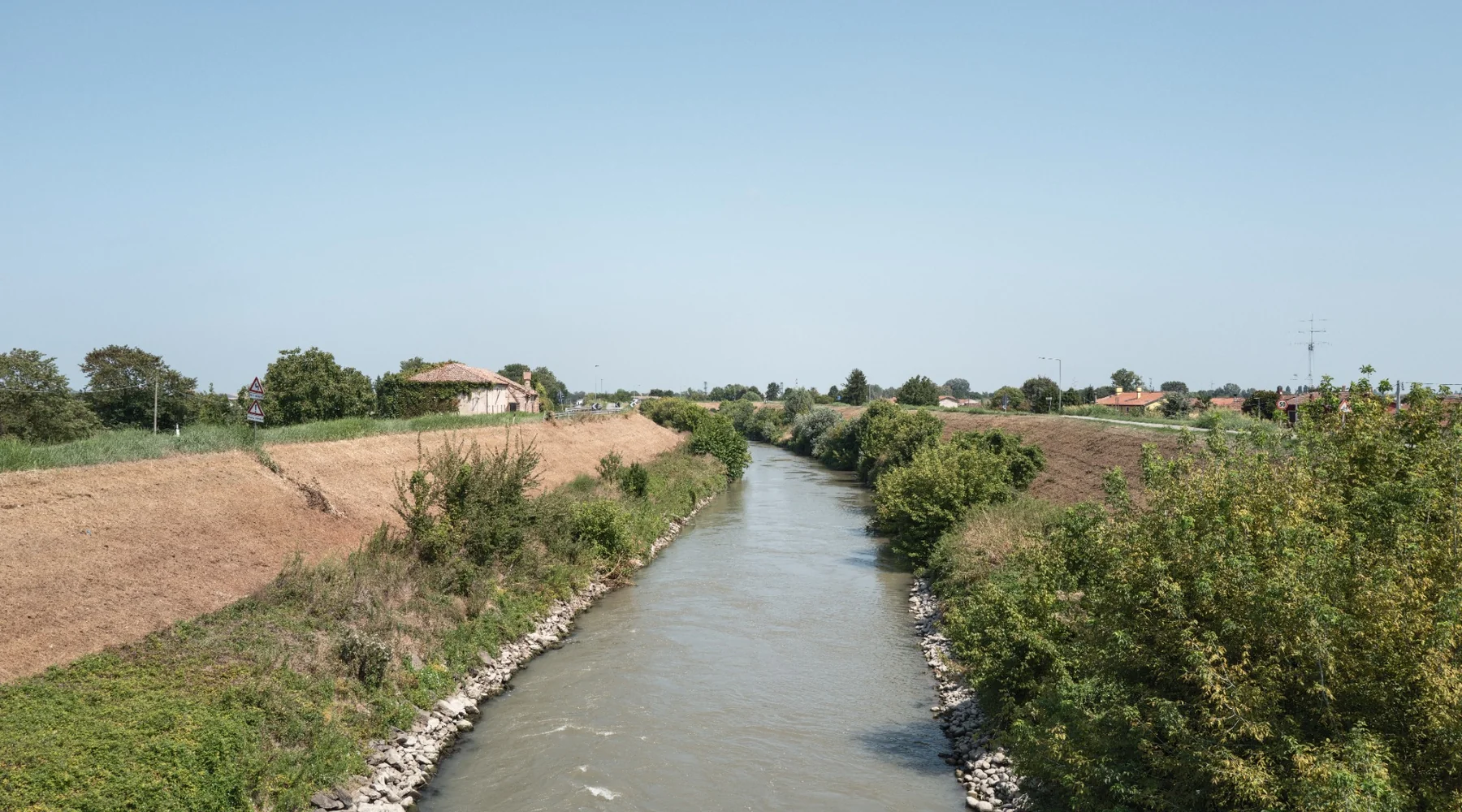 Canale Gorzone presso Stanghella, provincia di Padova, nell’agosto 2026